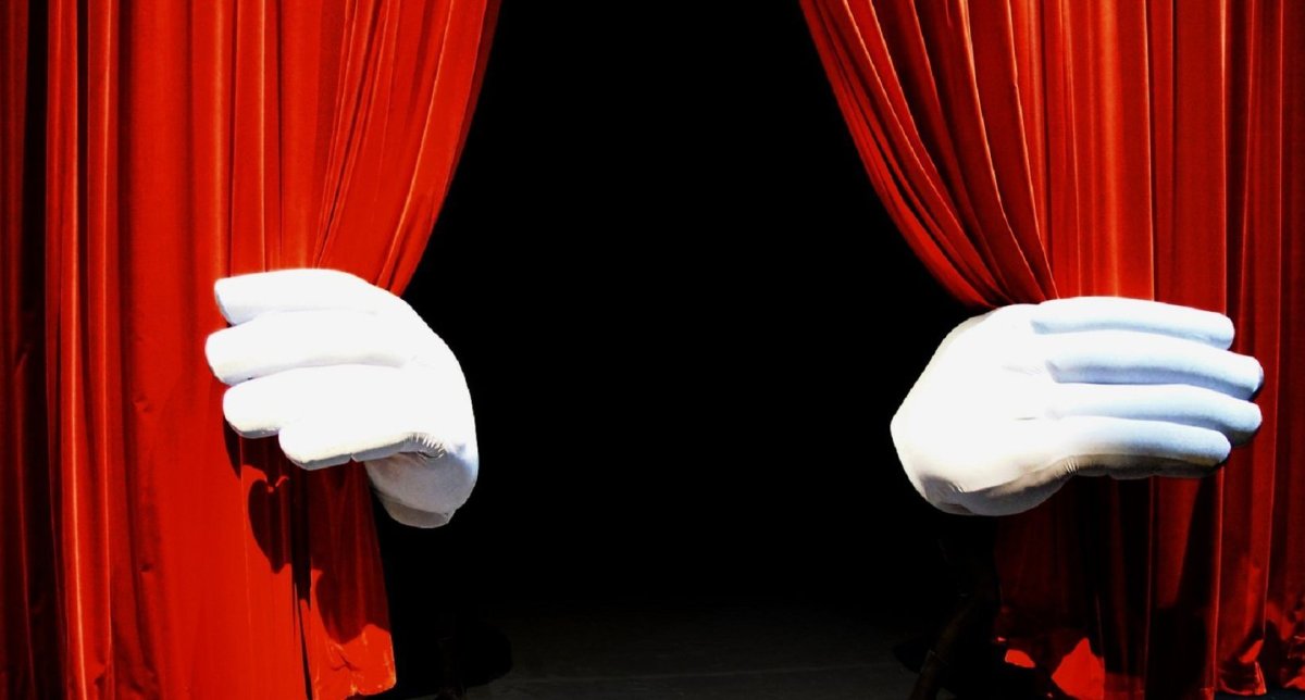 Театральный занавес