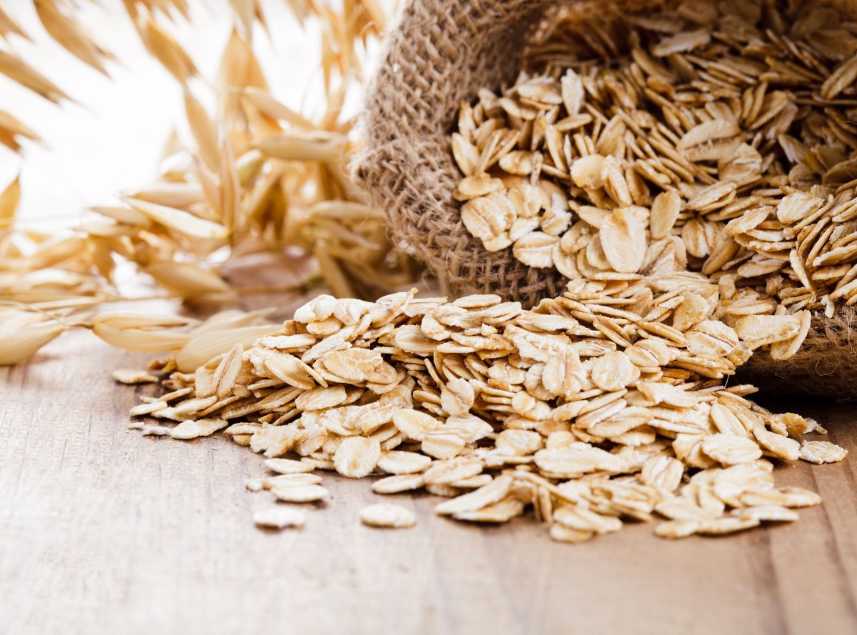 Колосья пшеницы в мешках