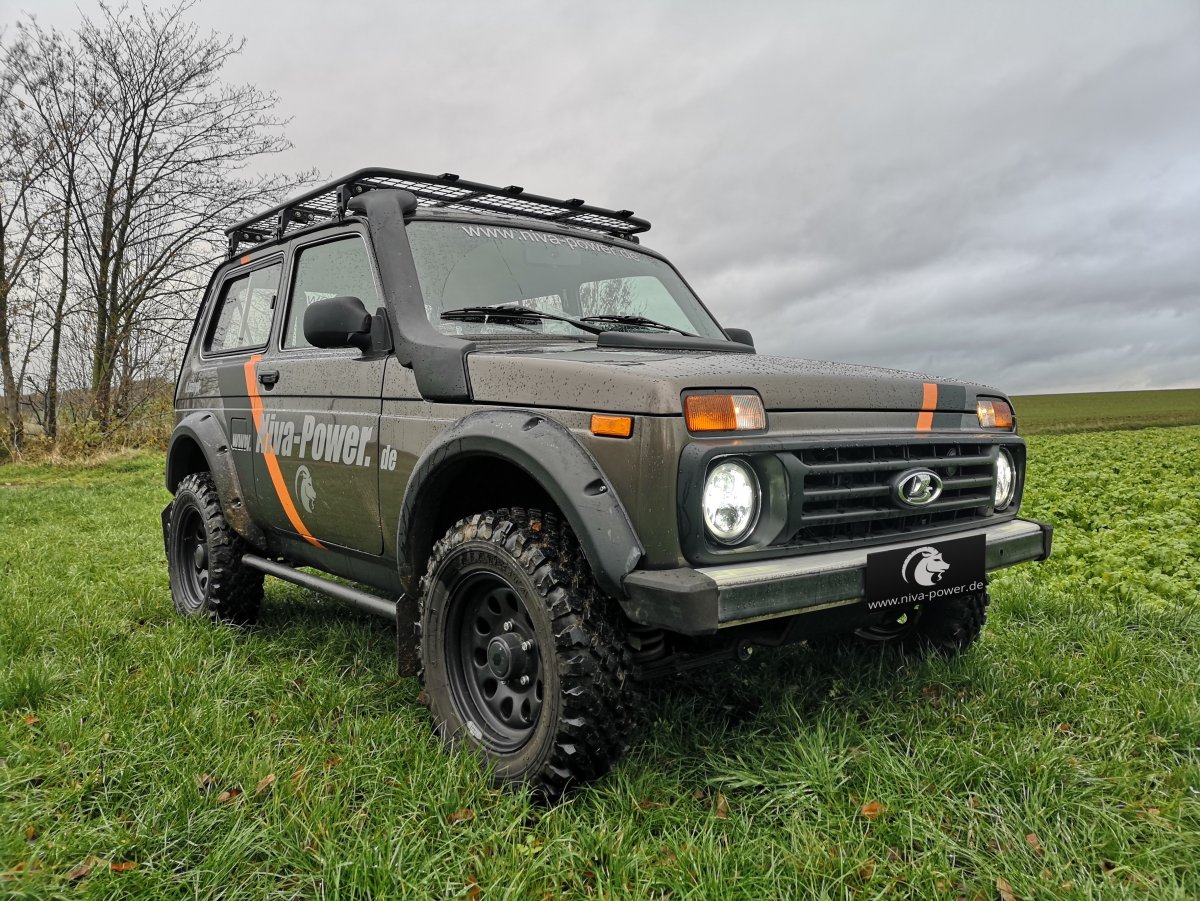 Нива 2131 Тревел