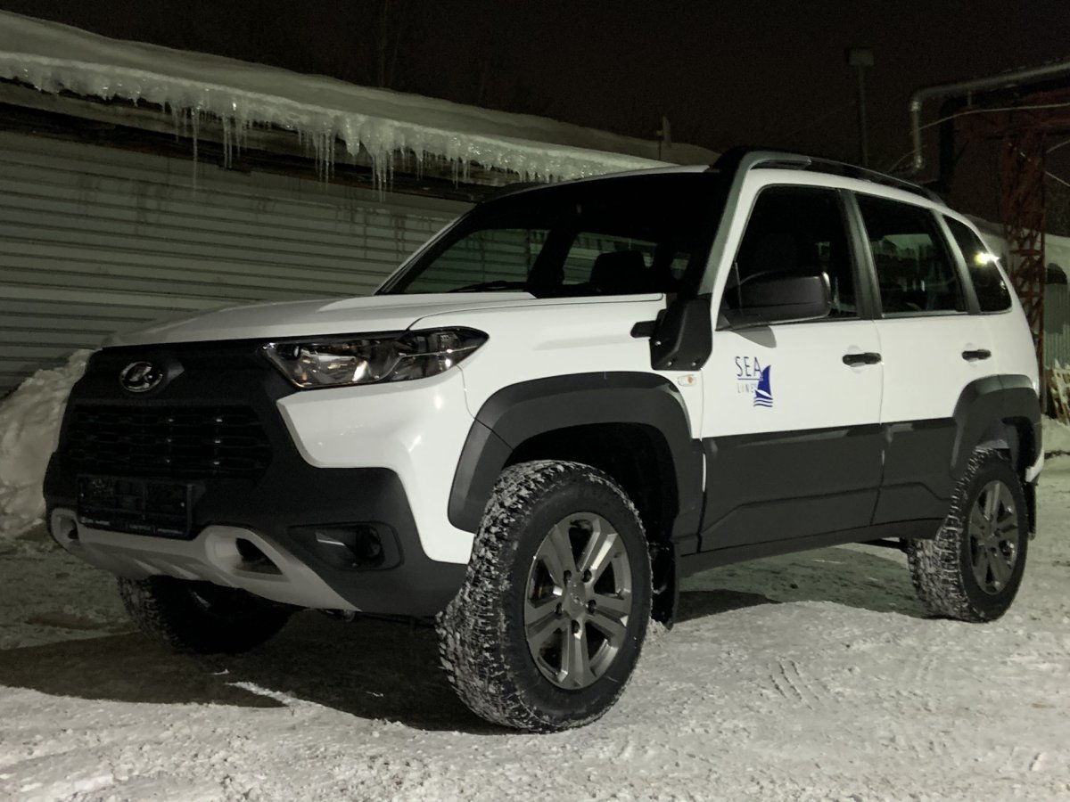 Нива 2021 белая