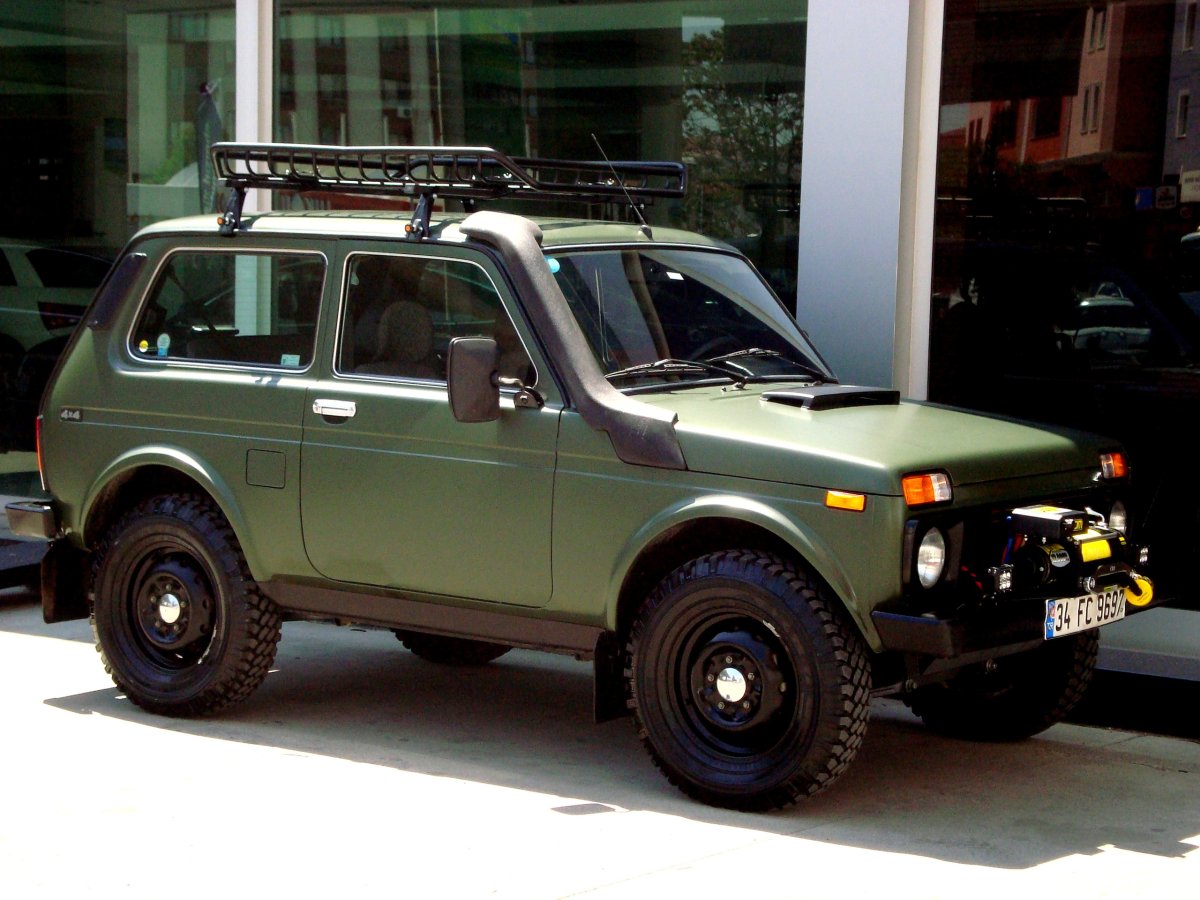 Нива 2131 хаки