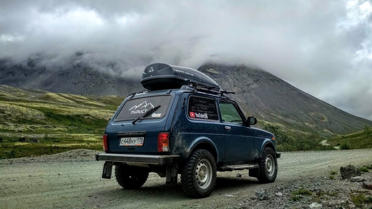 Lada Niva Travel