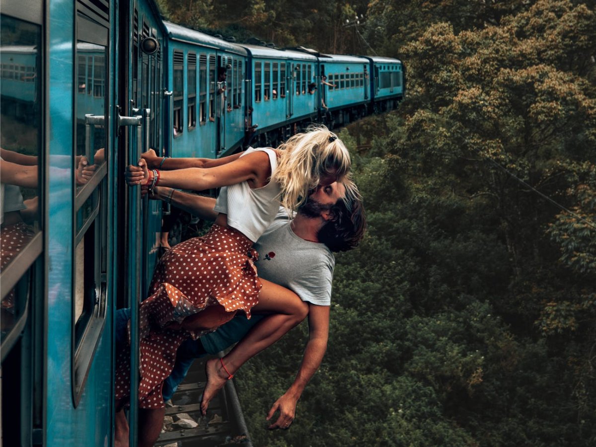 Мужчина в поезде