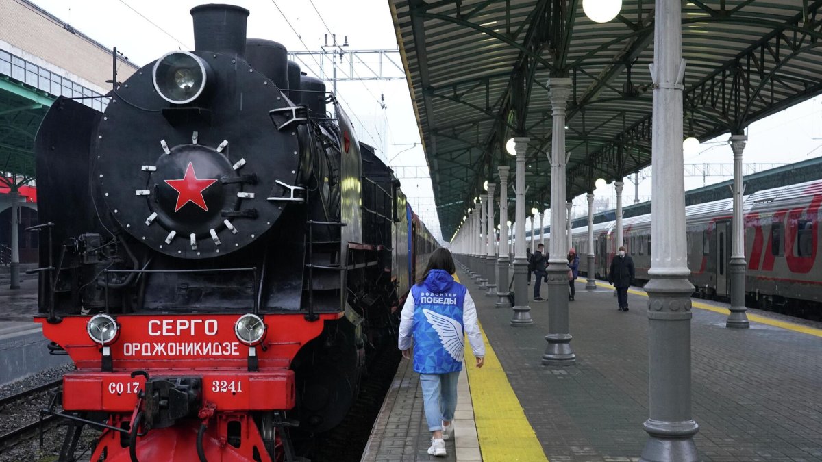 Поезд Победы белорусский вокзал