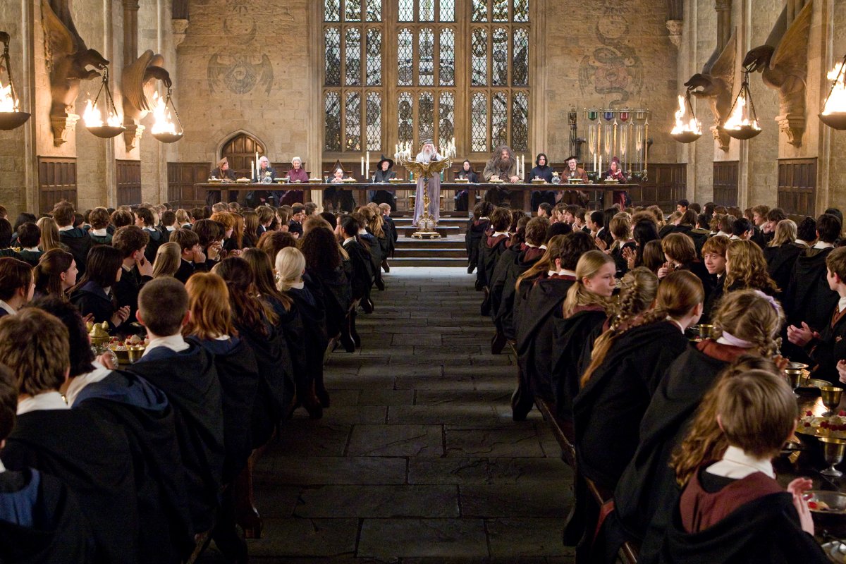 Большой зал Гарри Поттер