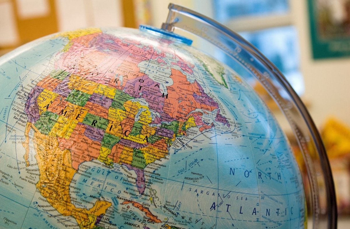 Глобус вблизи