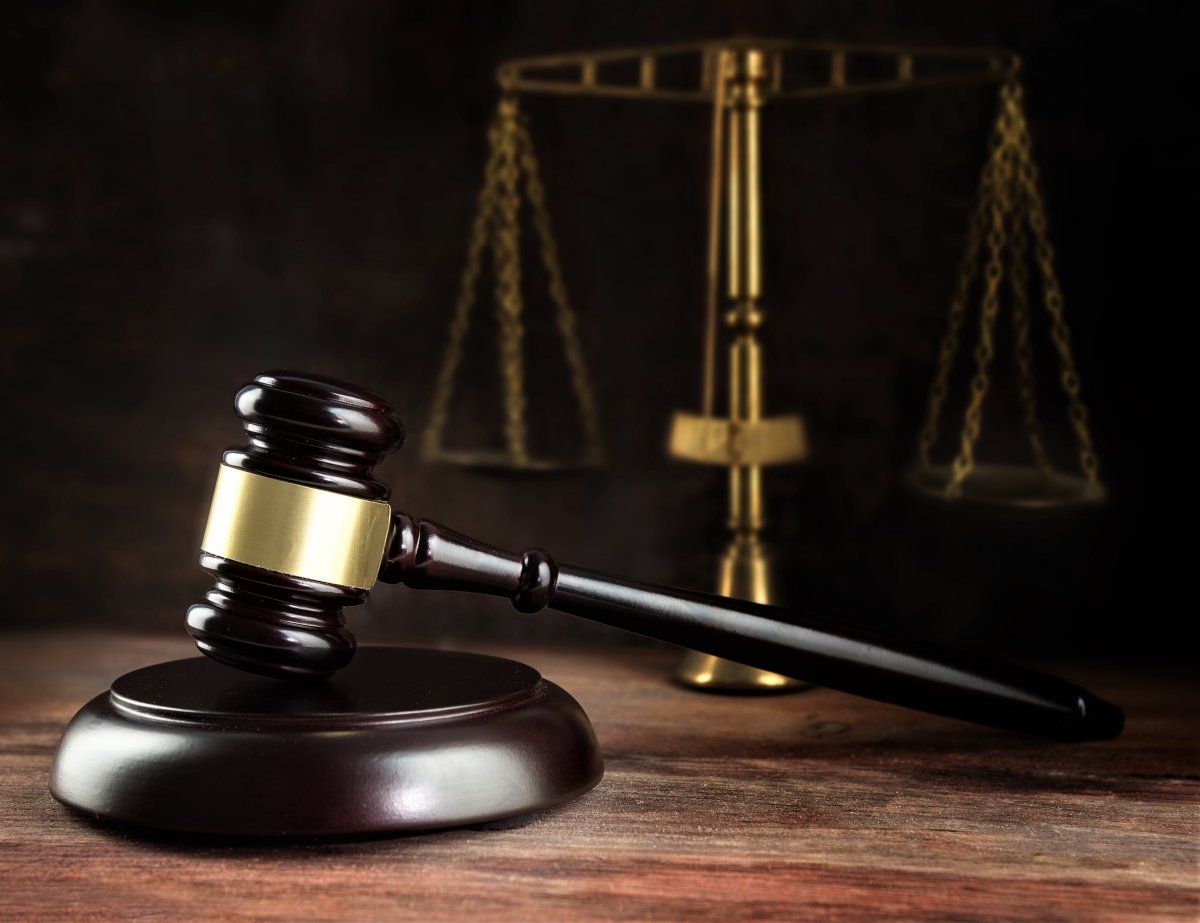 Фемида с весами