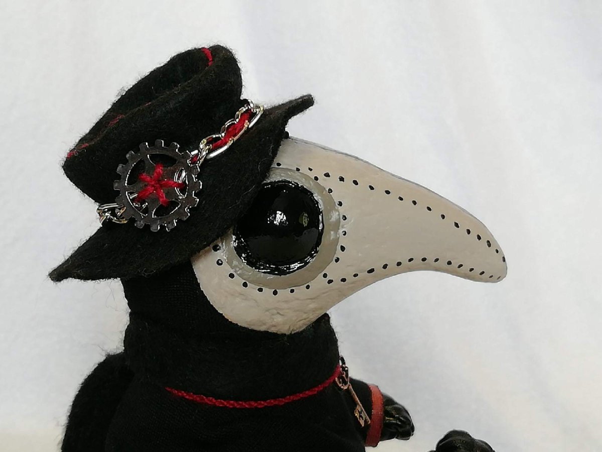 Папье маше Чумной доктор