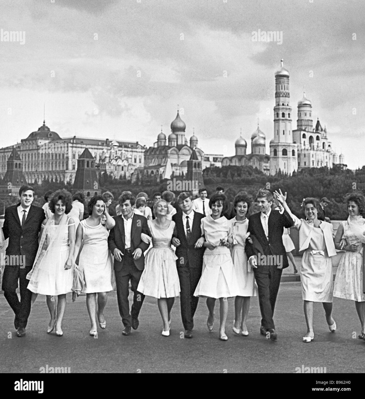 Девушка и ЗИЛ