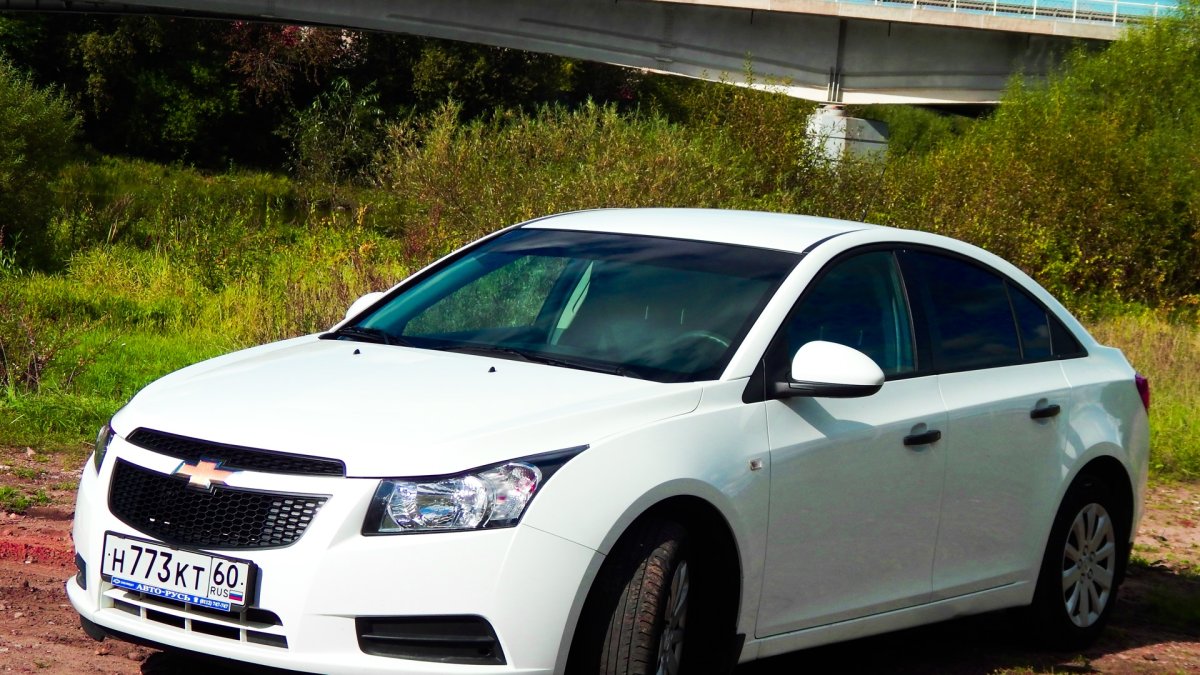 Chevrolet Cruze белый