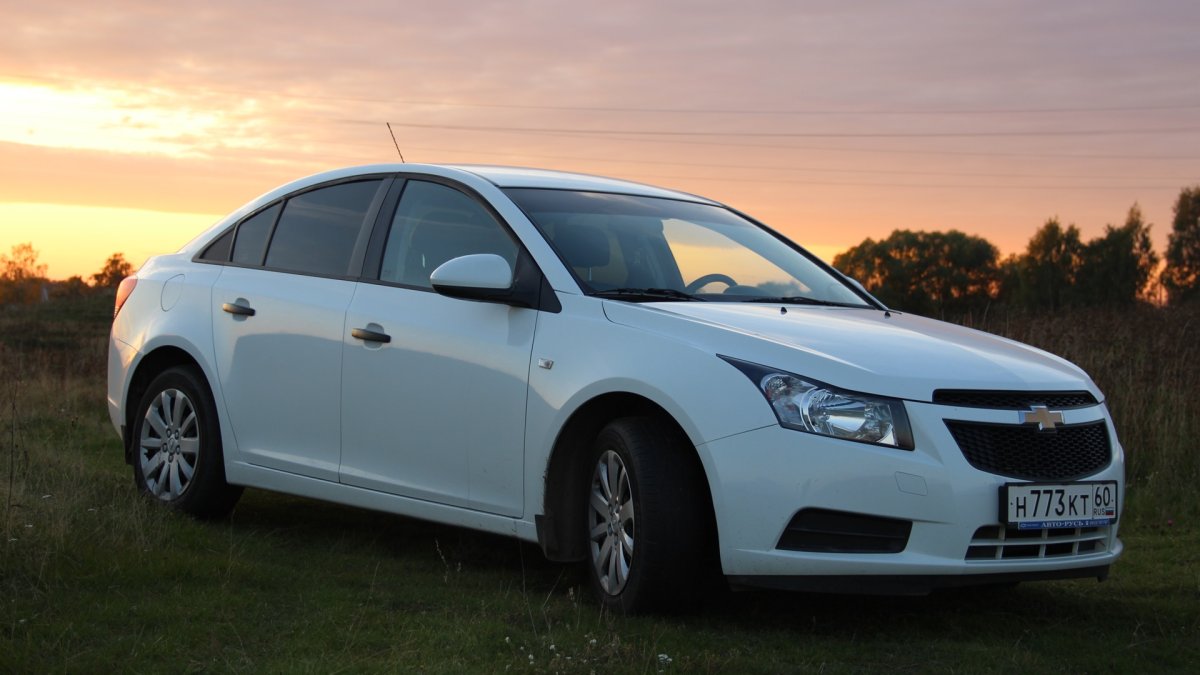 Шевроле Круз 2011 года салон