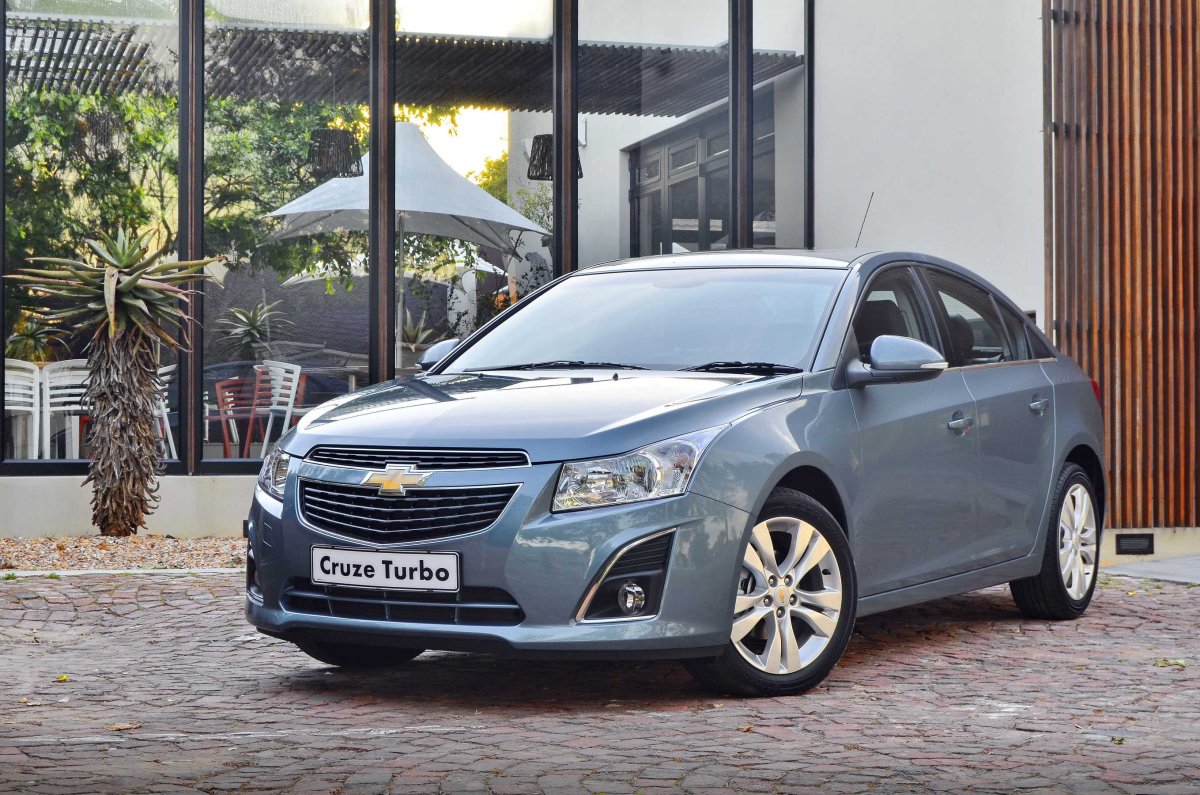 Chevrolet Cruze спереди