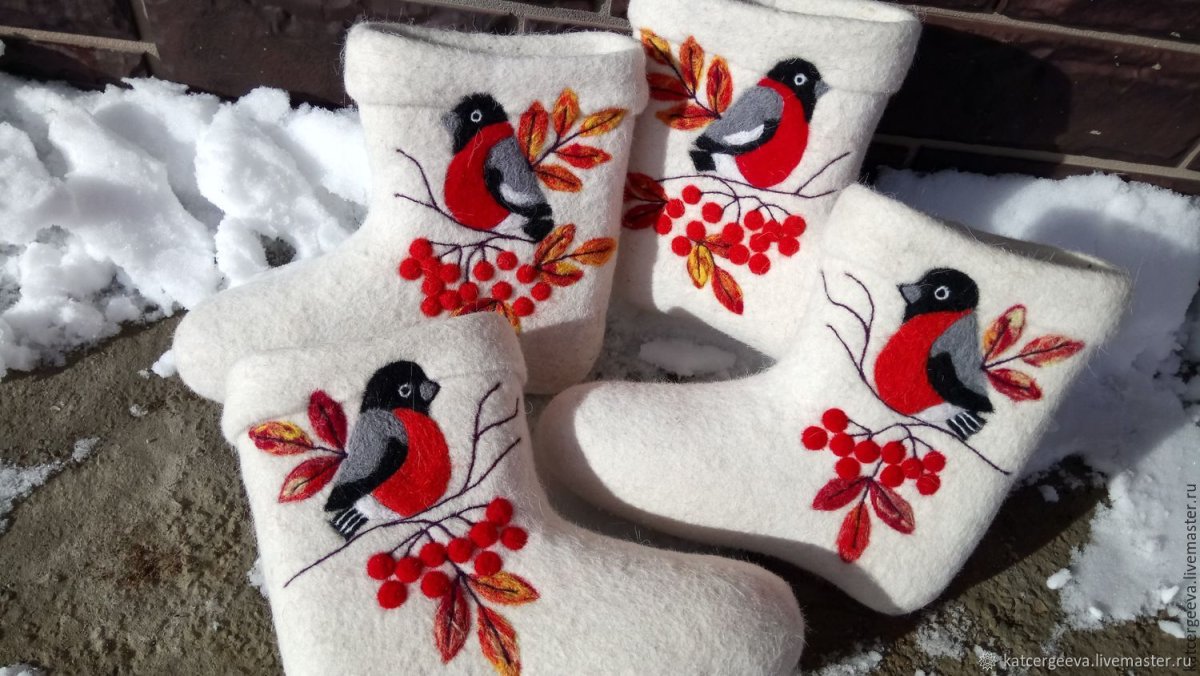 Вышивка на детских валенках