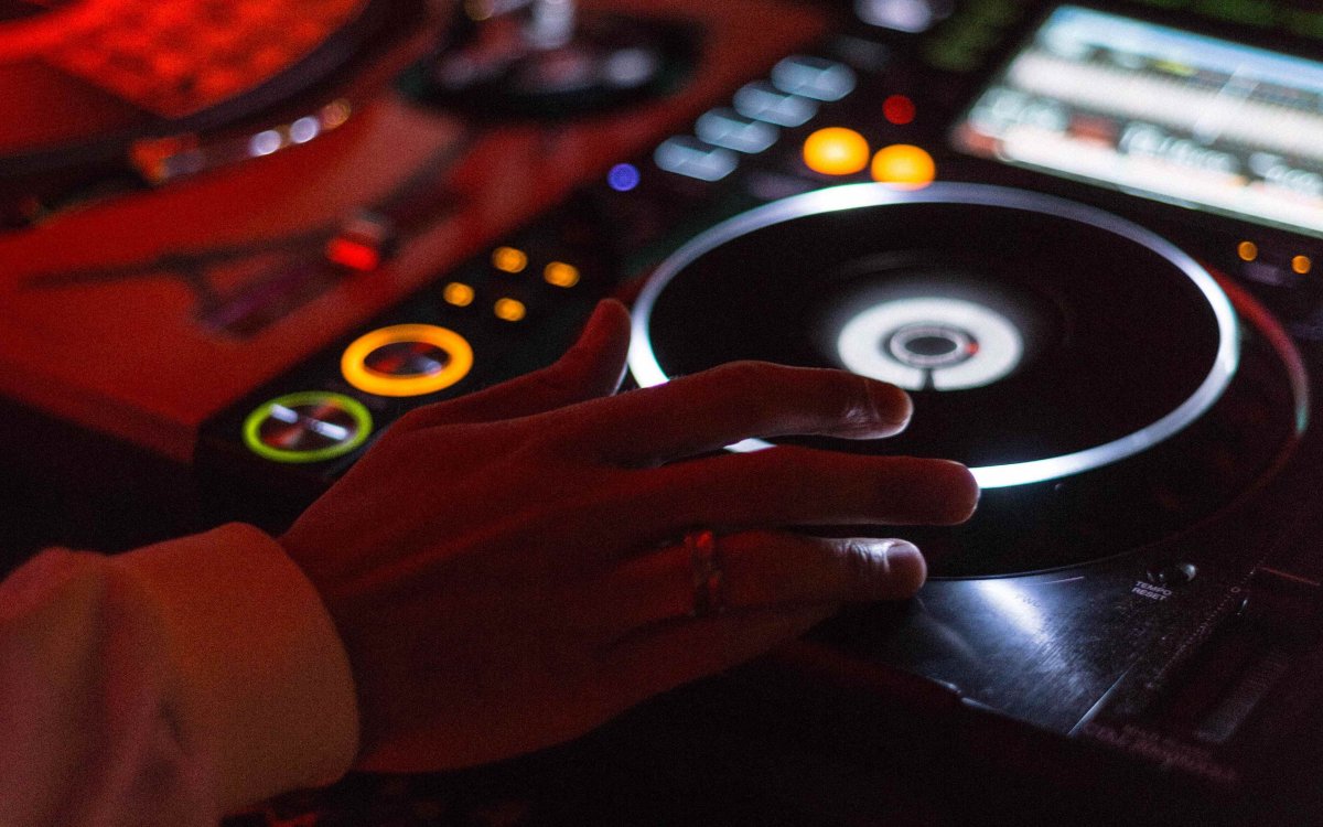 Место диджея