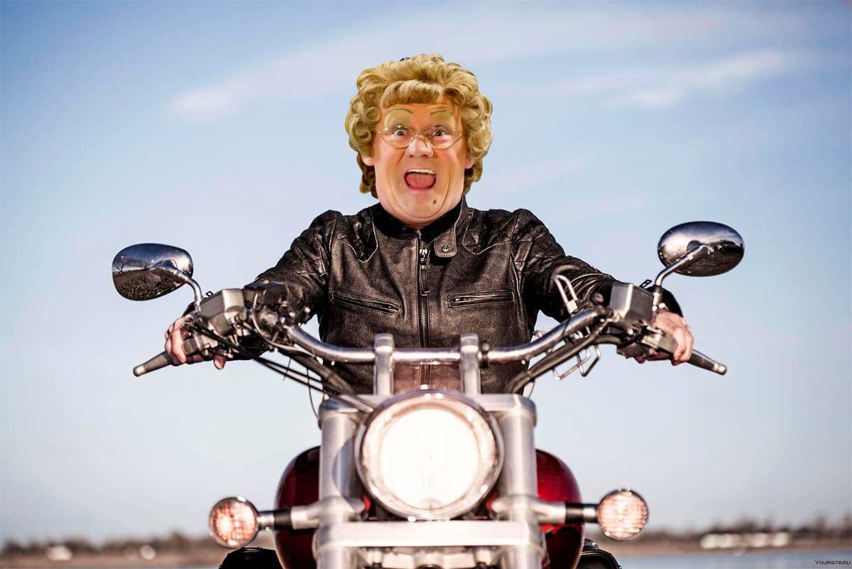 Бабушка на мотоцикле