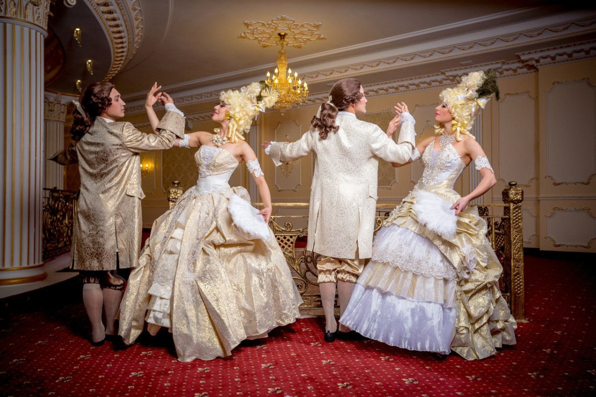 Николаевский дворец в Санкт-Петербурге бал