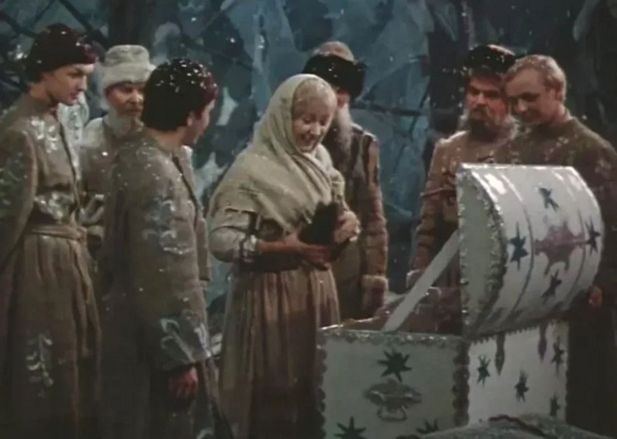 Двенадцать месяцев у костра