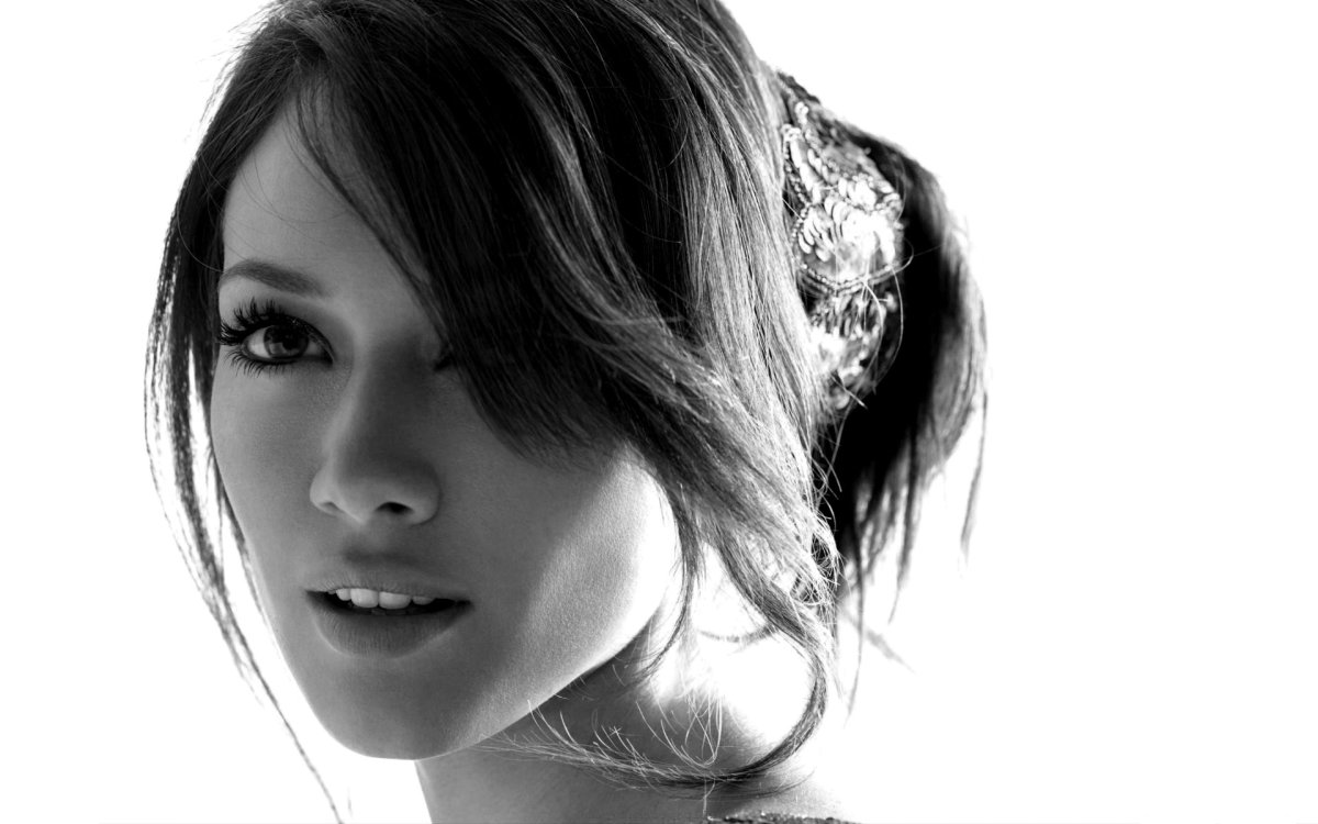 Хилари Дафф брюнетка