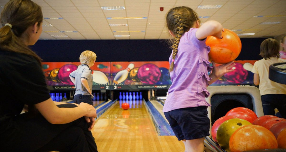 Позы для фотосессии в боулинге