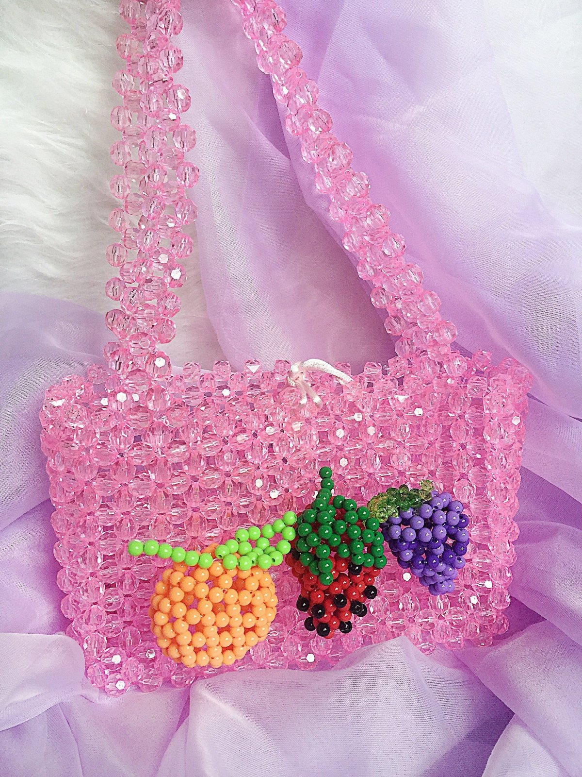 Сумка из жемчужных бусин