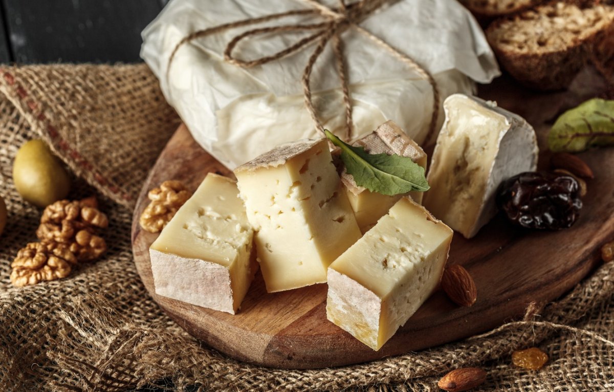 Сыр с плесенью и медом