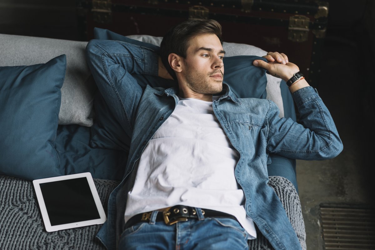 Человечек в кресле