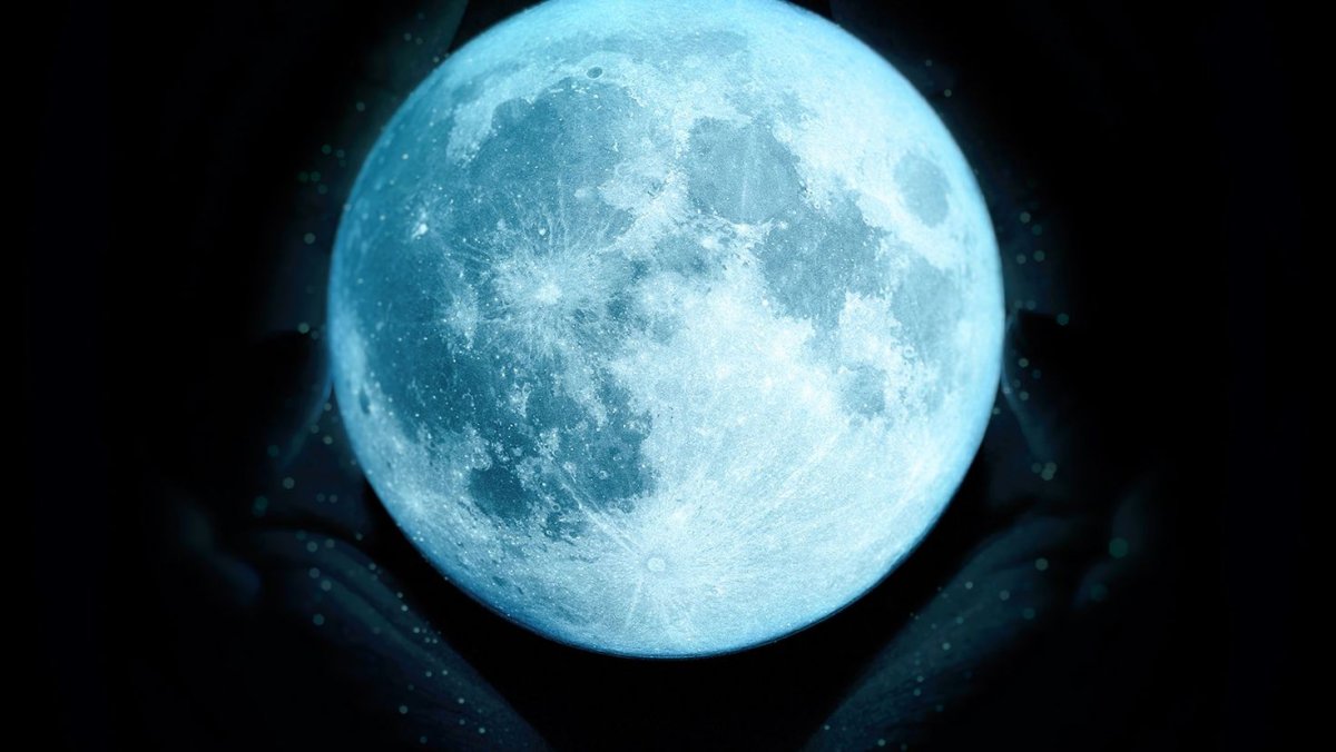 Темная Луна