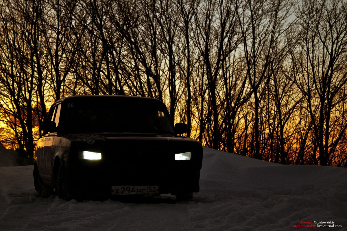 ВАЗ 2107 тюнингованные ночью