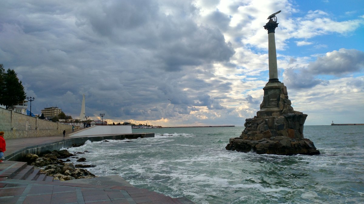 Памятник затопленным кораблям монумент в Севастополе