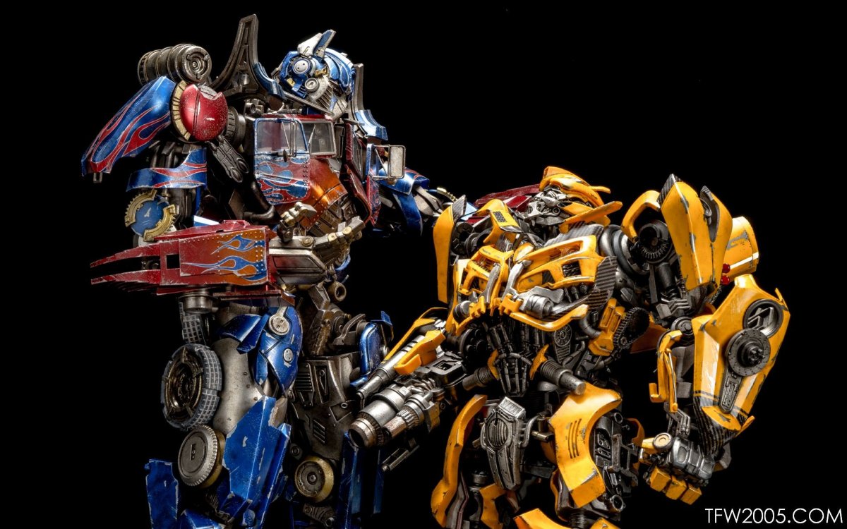 Оптимус Прайм и Бамблби