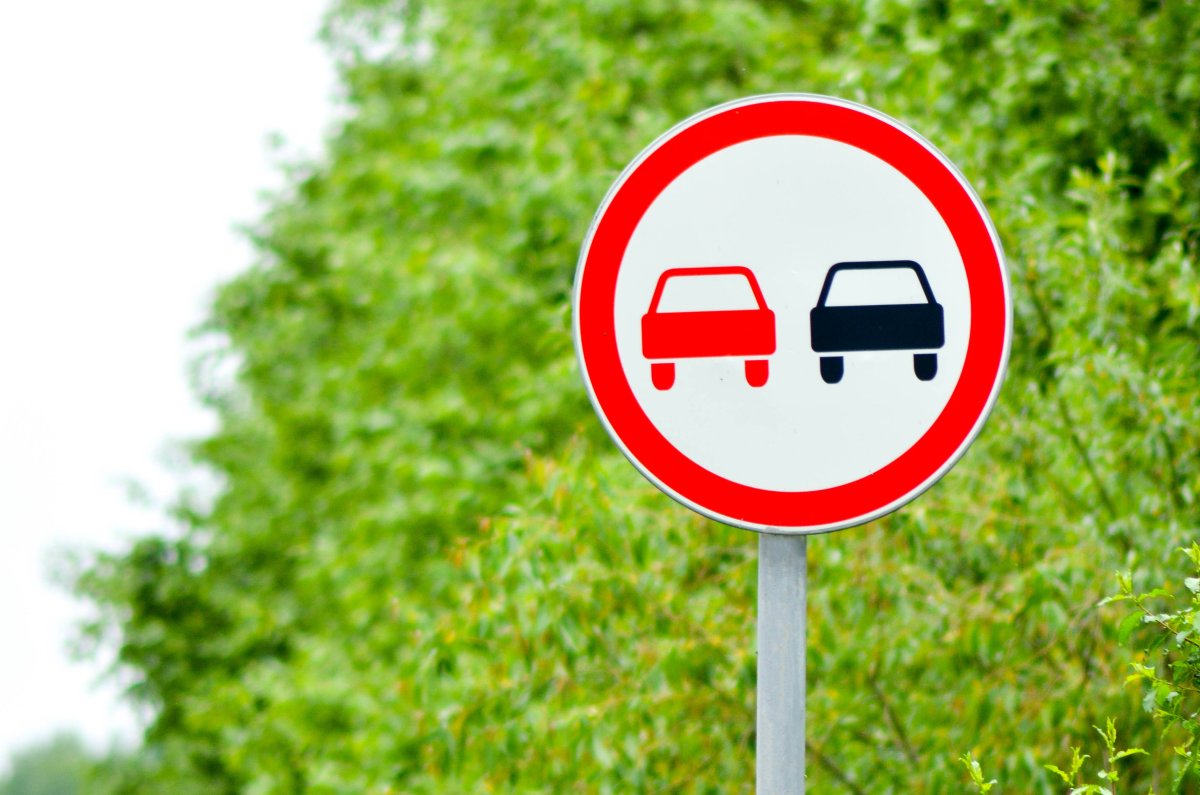 Дорожный знак 3.20 «обгон запрещен» типоразмер 2