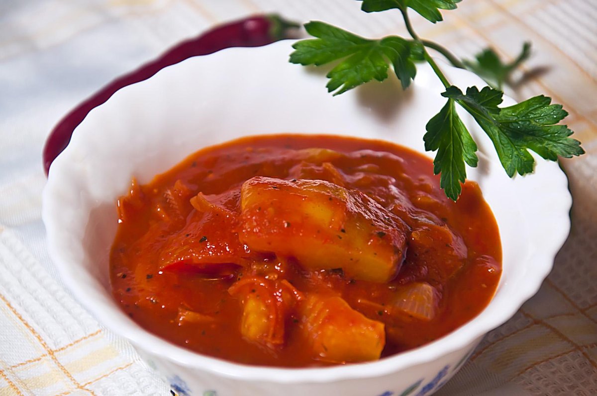 Лечо в тарелке