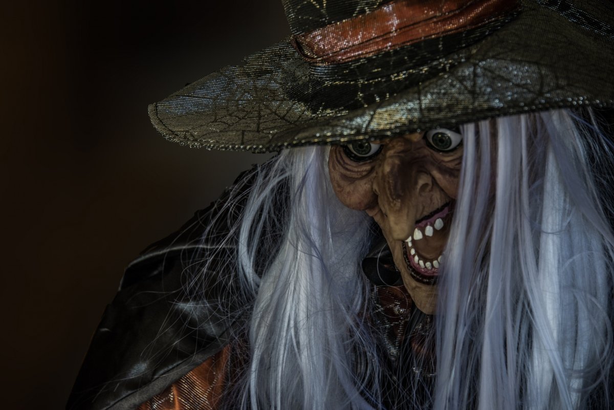 Мистические девушки