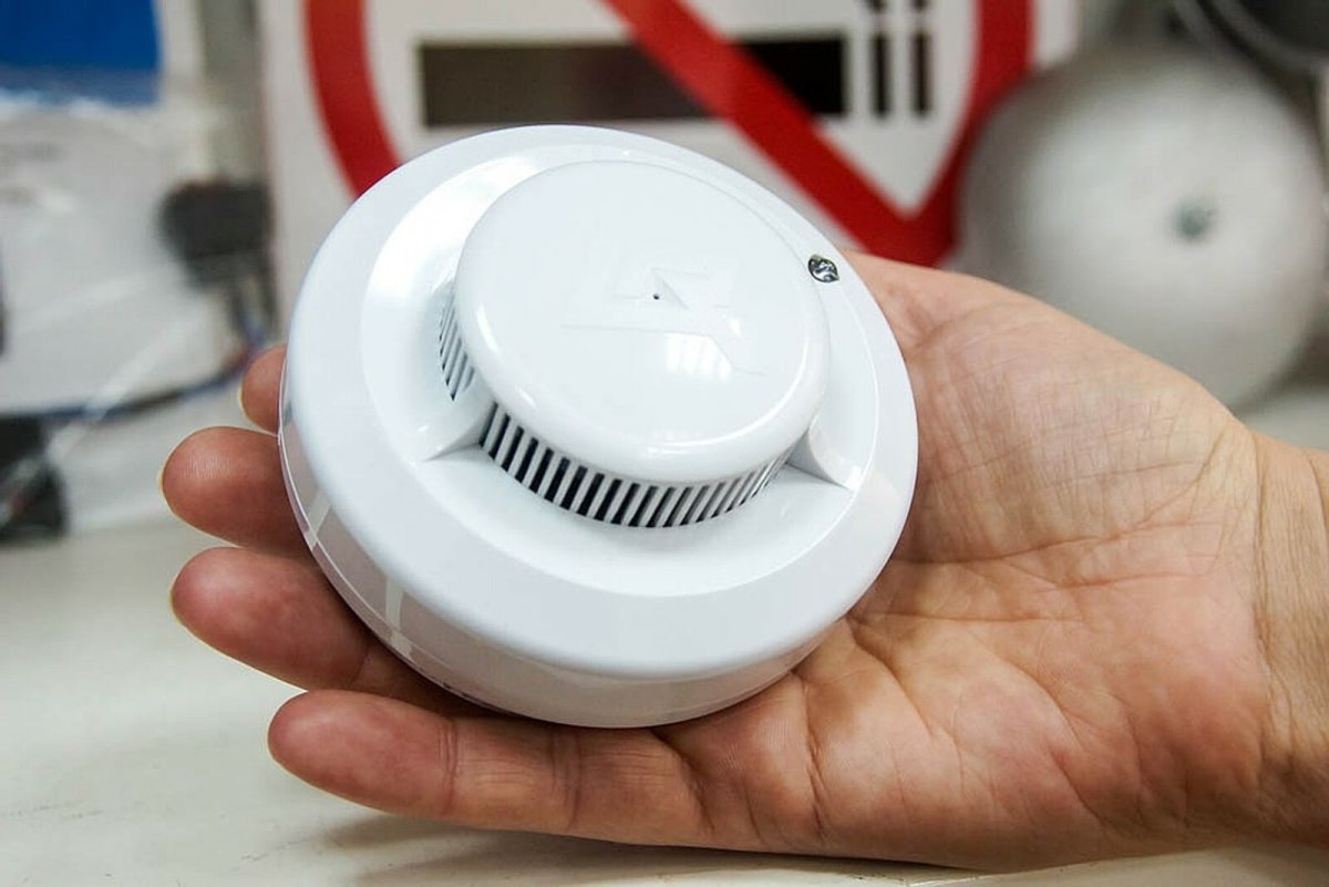 Кнопка пожарной сигнализации ручного включения