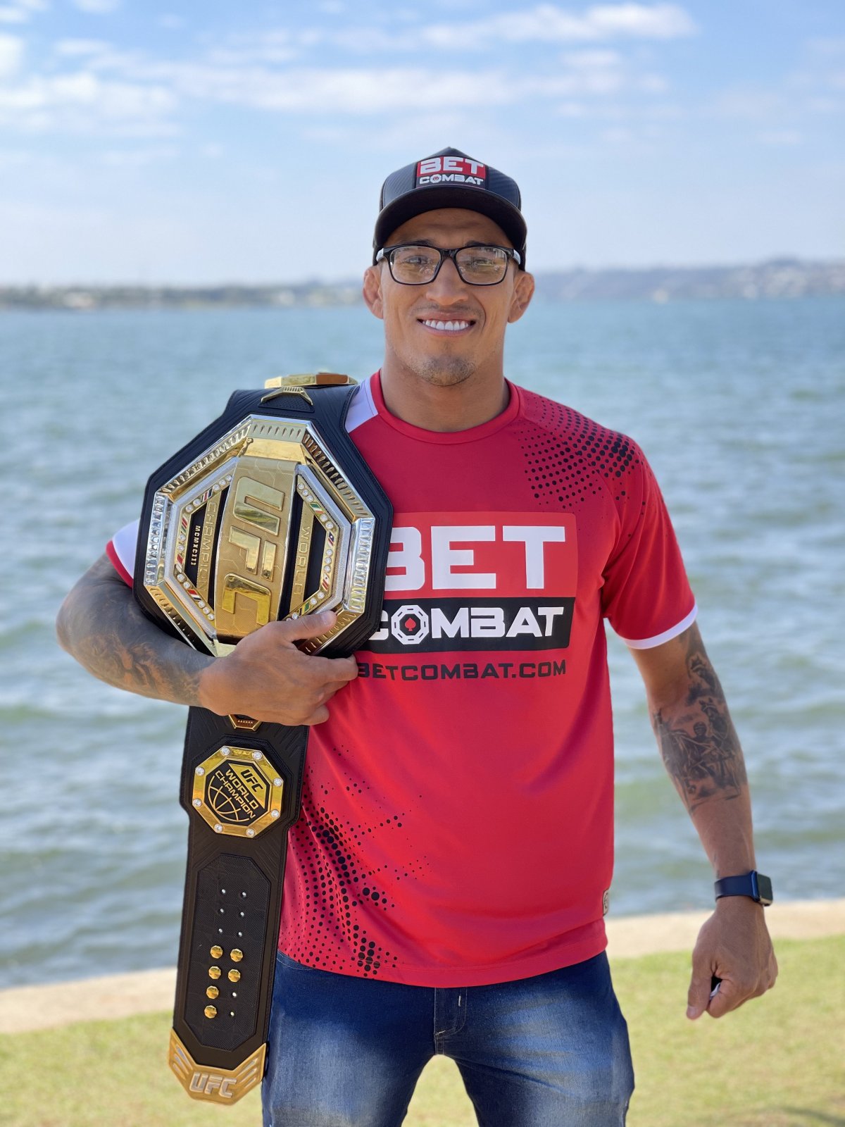 Чарльз Оливейра