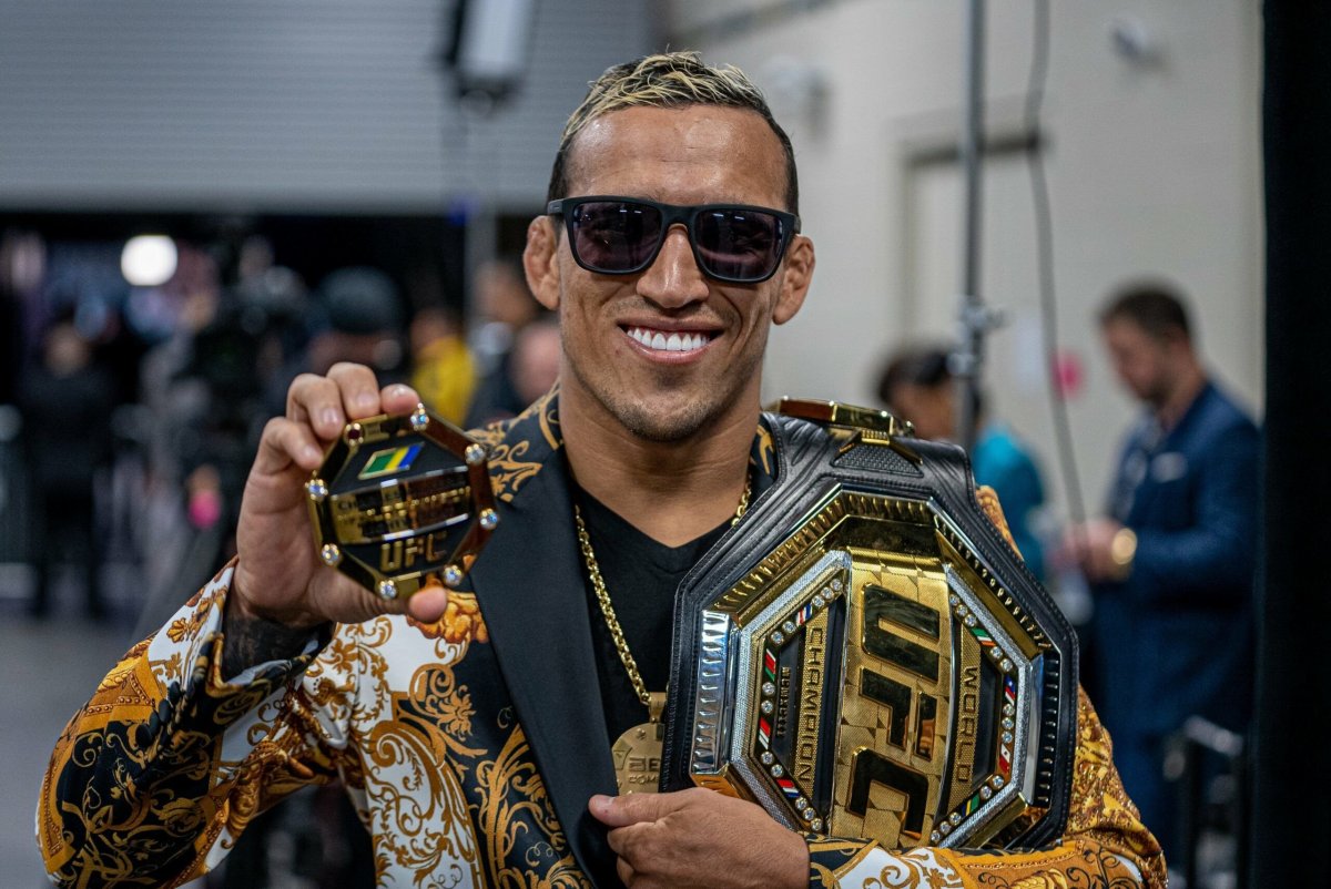 Чарльз Оливейра 2022