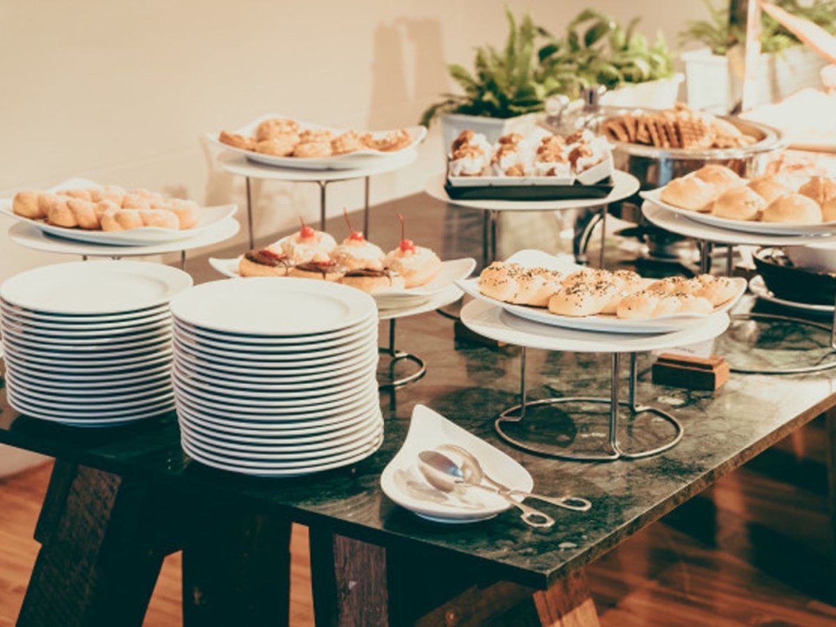 Фото маленьких тарелок для шведского стола