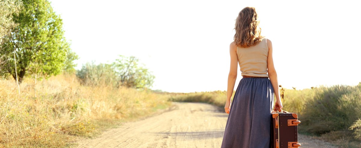 Человек уходит в даль