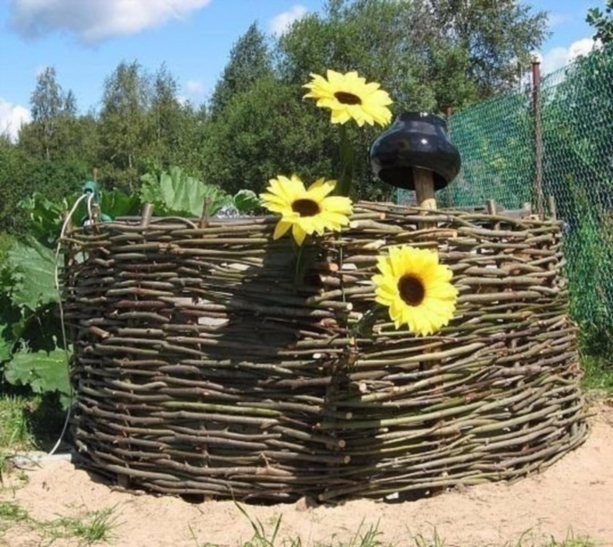 Плетень в саду