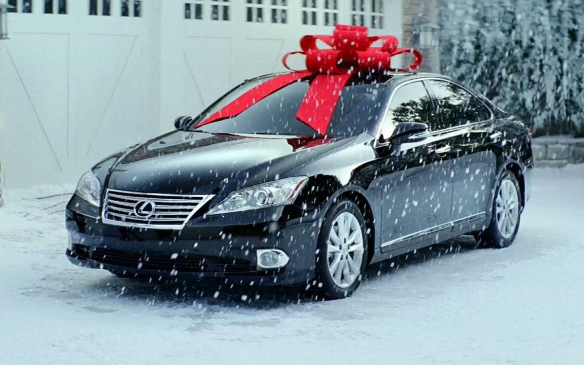 Лада Веста с бантиком