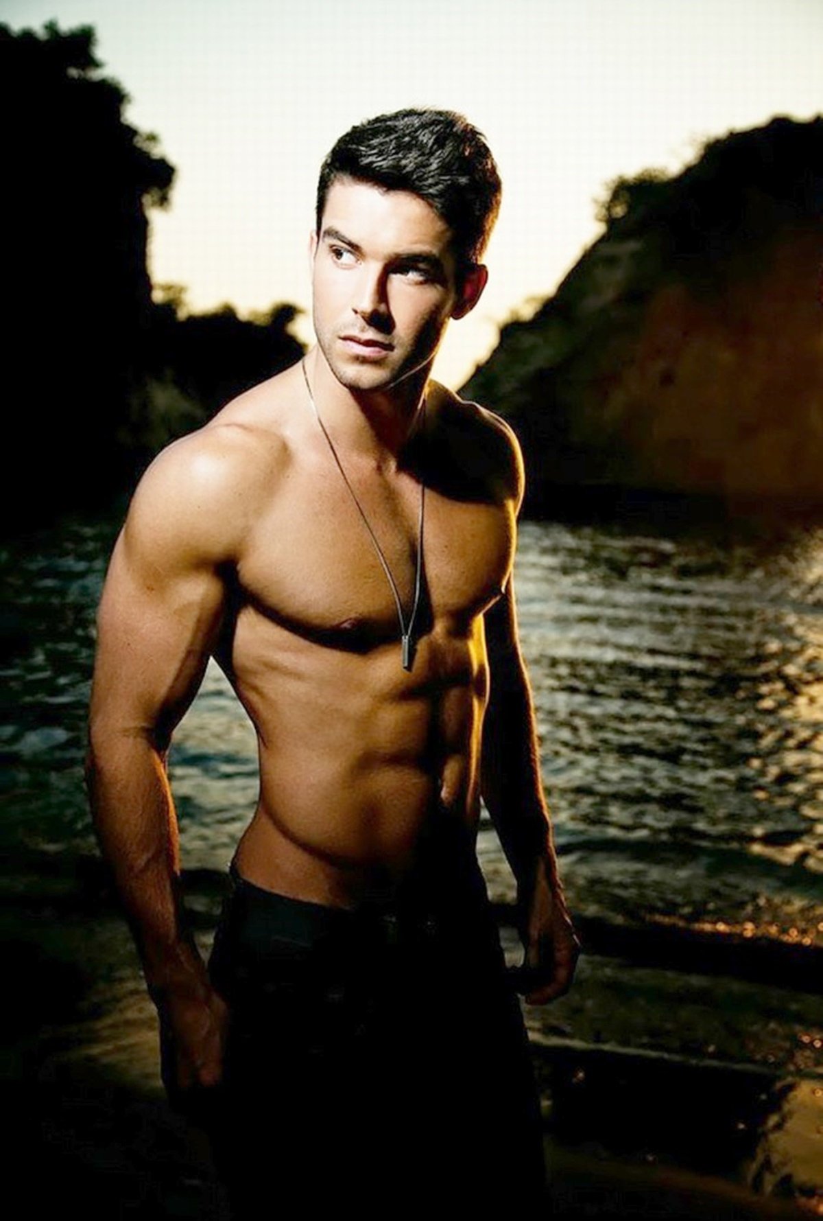 Бернардо Веласко секси