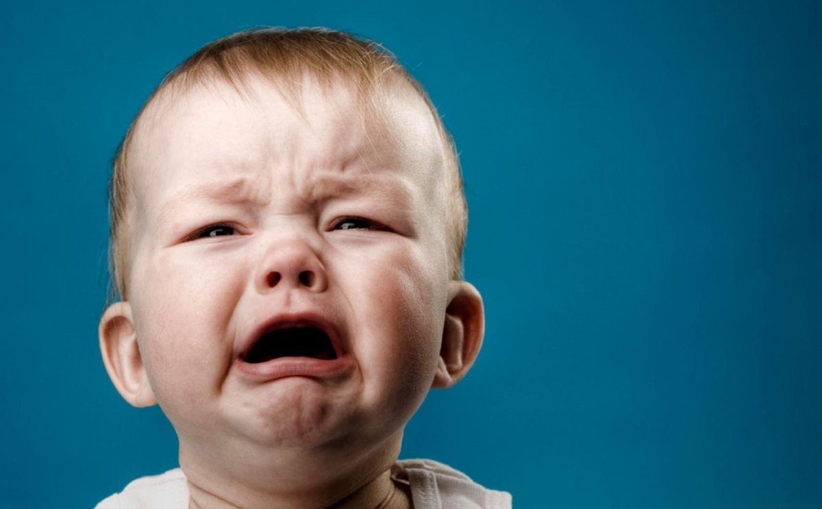 Дети в возрасте от 1 до 3 месяцев плачут без слёз.