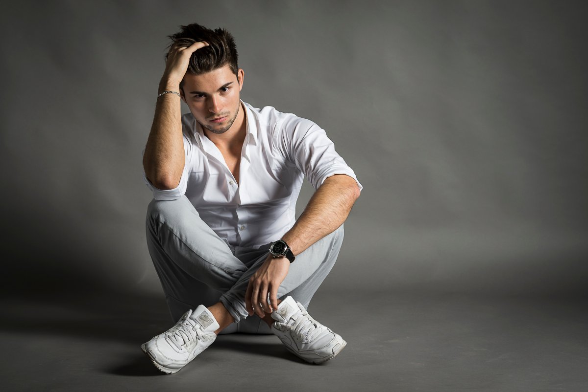 Красивые позы мужчин