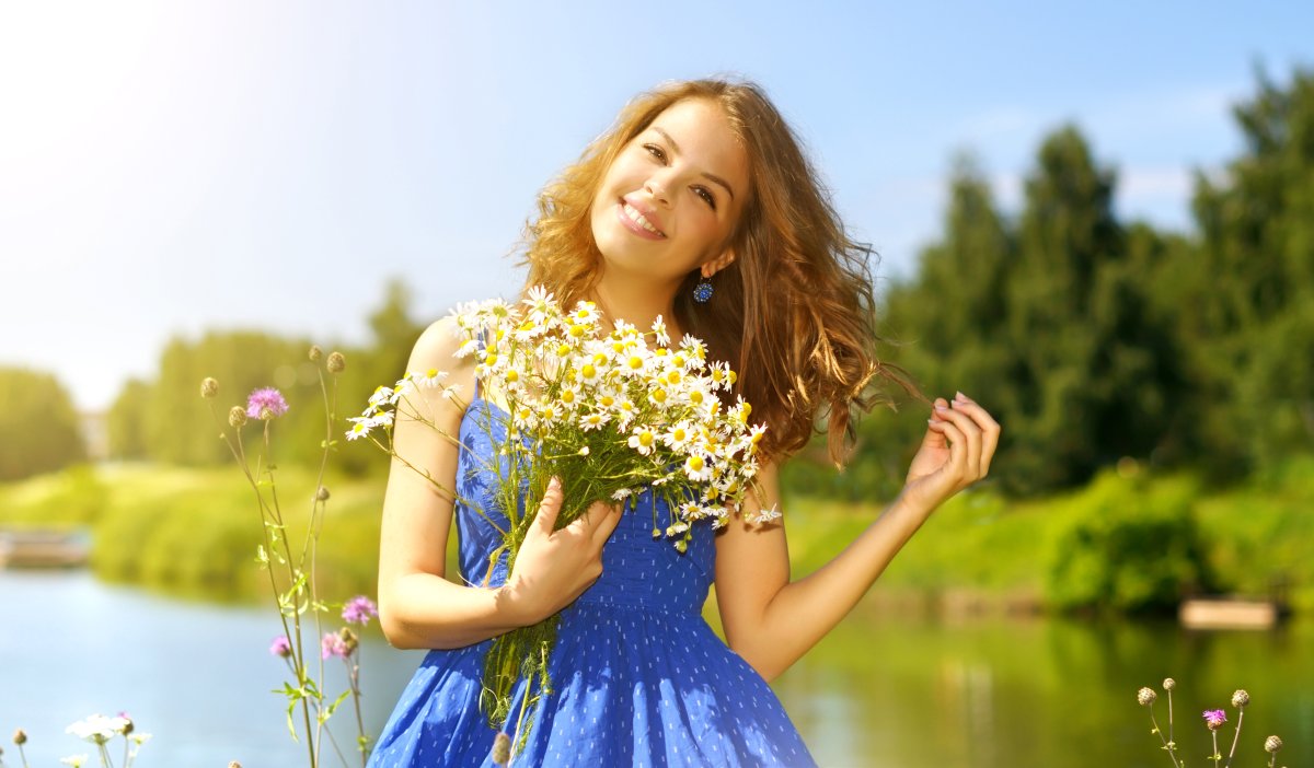 Девушка с цветами