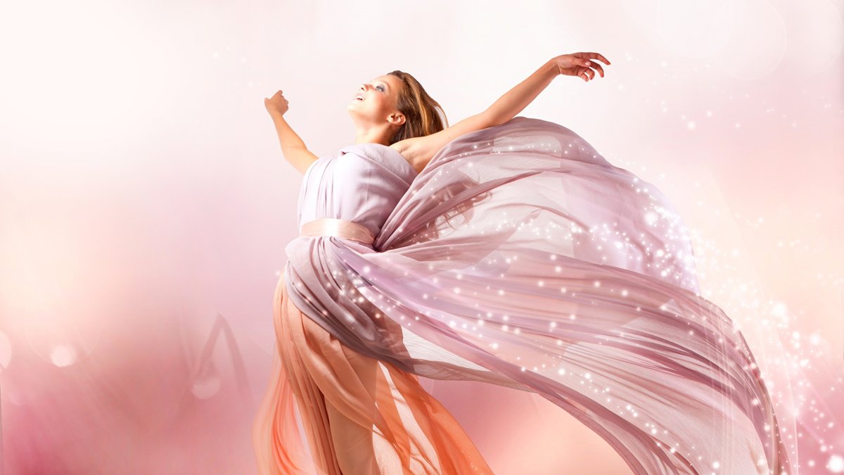 Девушка с ромашками