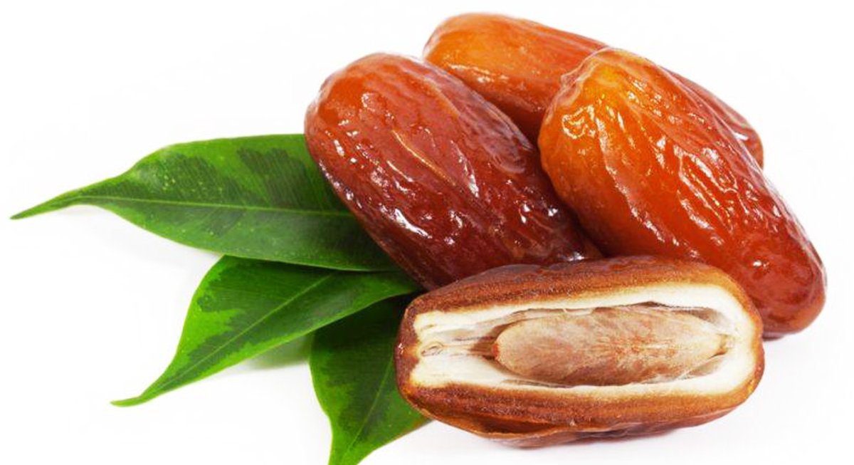 Сладкие фрукты с косточкой финики