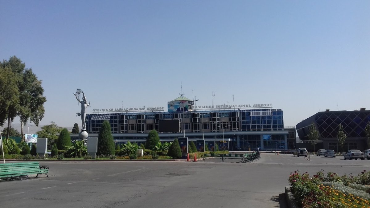 Аэропорт Таджикистан Худжанд ночью