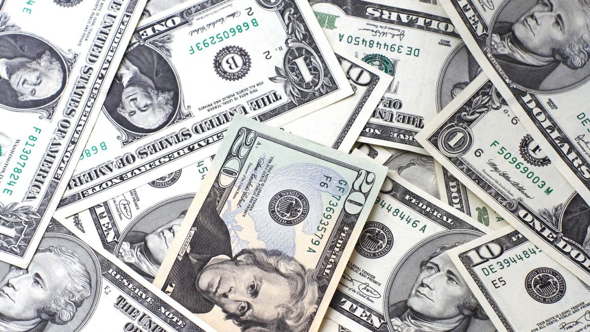 Деньги черно белые