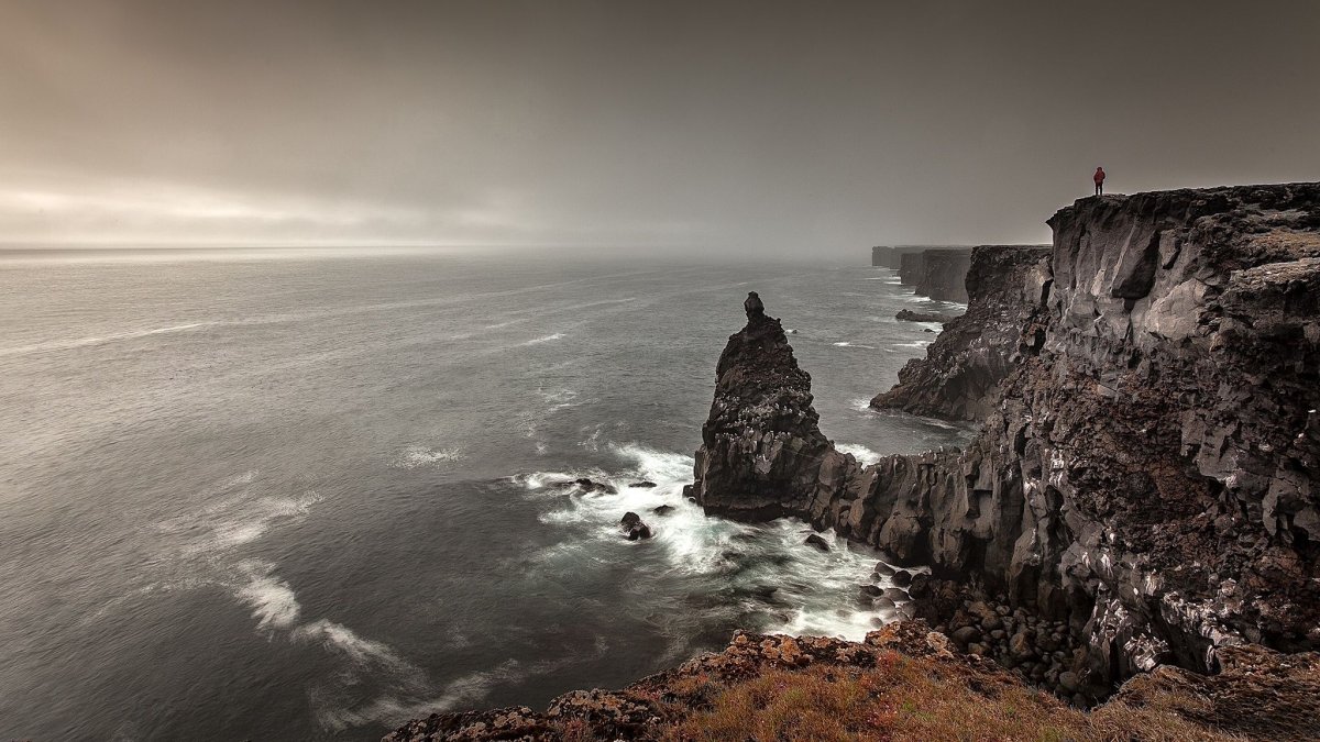 Обрыв у моря