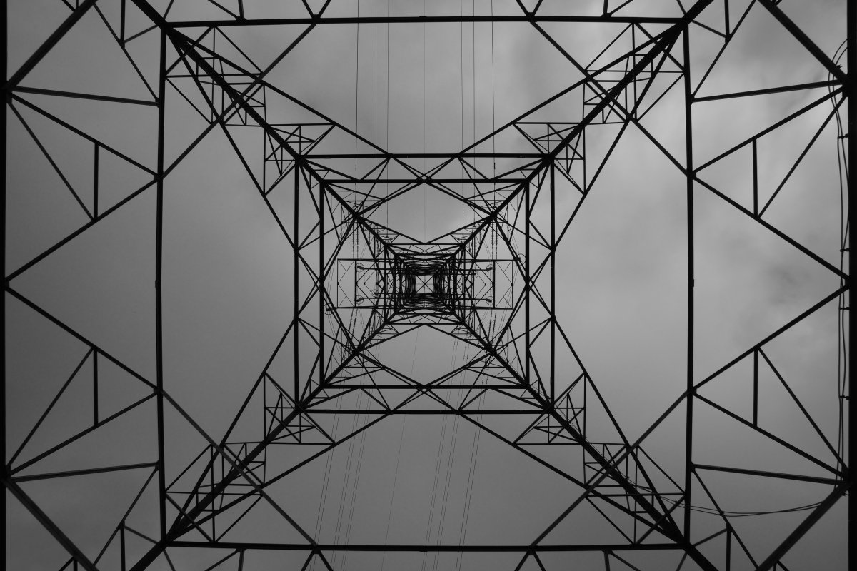 Симметричная архитектура линиями